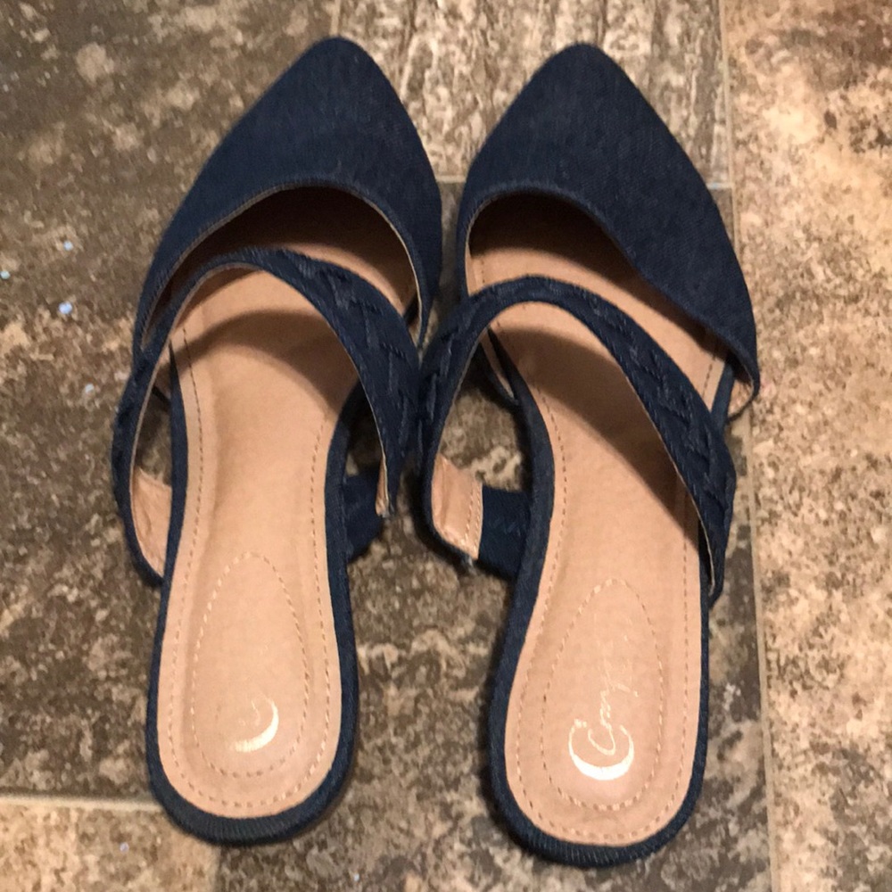 Flats - Picture 2 of 3